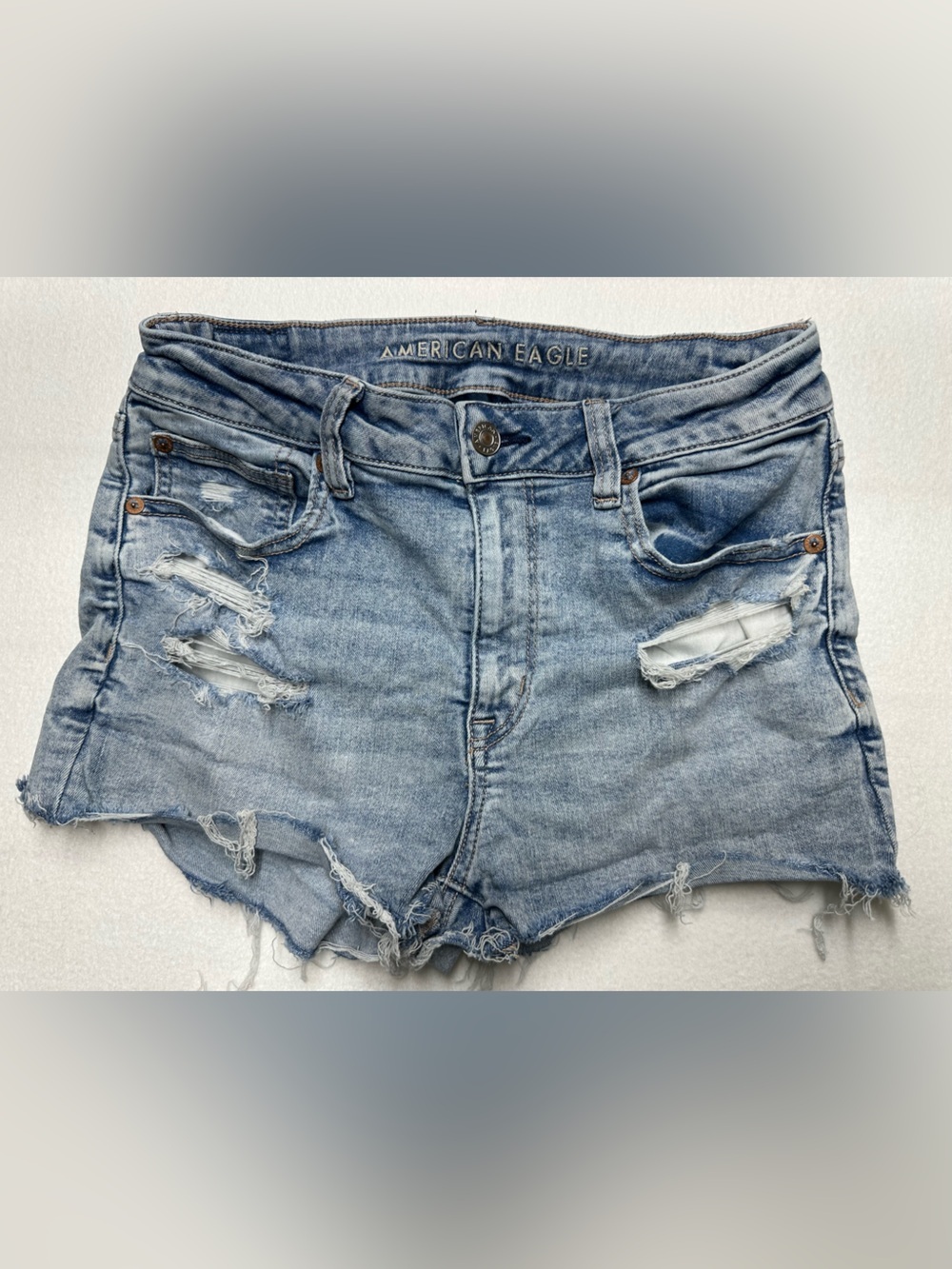 American Eagle Women’s Size 6 Light Blue High Rise Distressed Preppy Denim Short